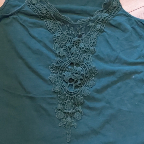 Green tank top - Picture 2 of 2
